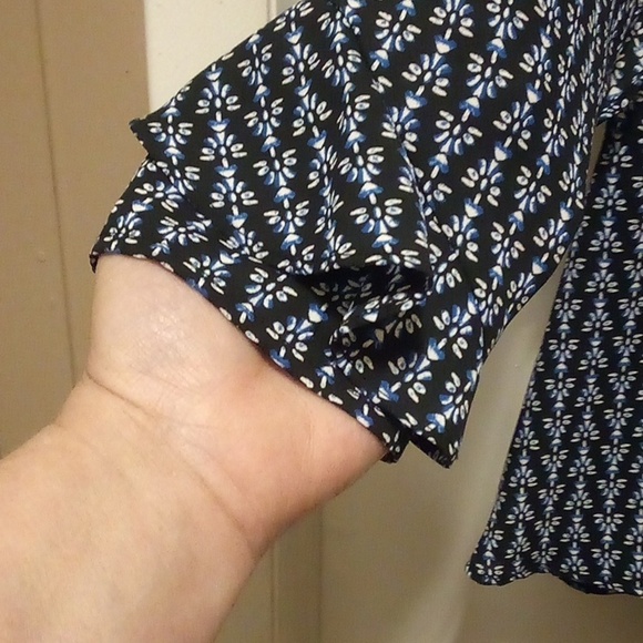 Worthington Floral Abstracted Wrapped Mid Sleeve Ruffled Wrap Top - Size Medium - Picture 2 of 8